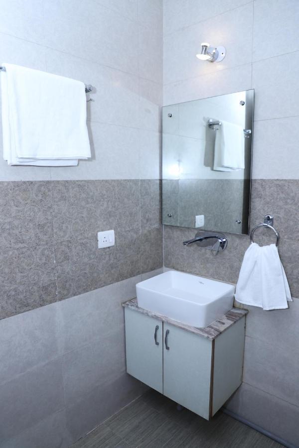 Nirvana Rooms คูร์เคาน์ ภายนอก รูปภาพ