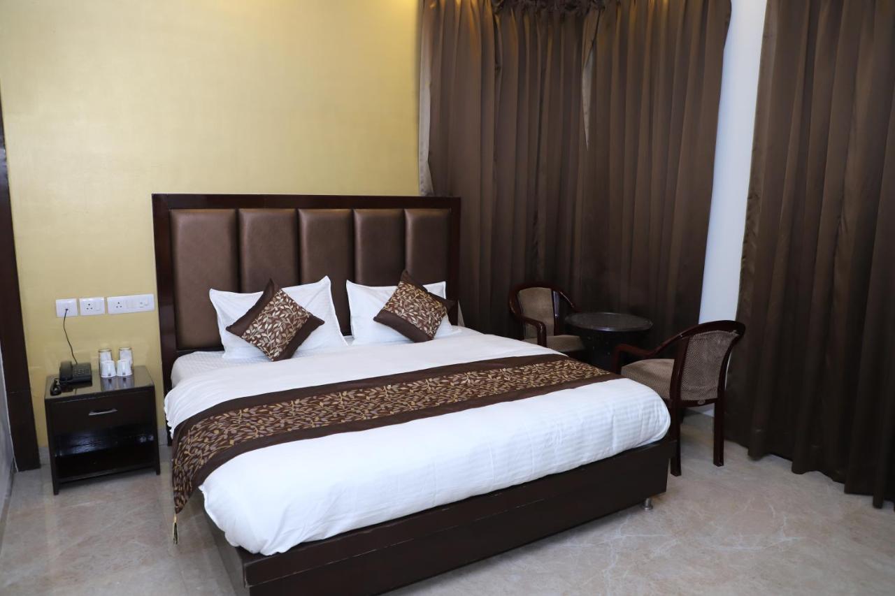 Nirvana Rooms คูร์เคาน์ ภายนอก รูปภาพ