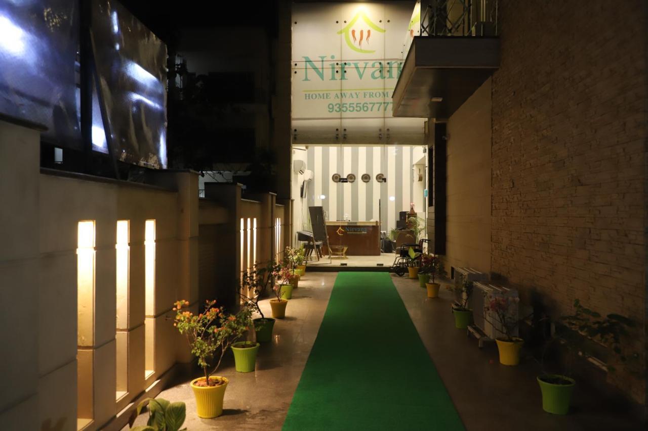 Nirvana Rooms คูร์เคาน์ ภายนอก รูปภาพ