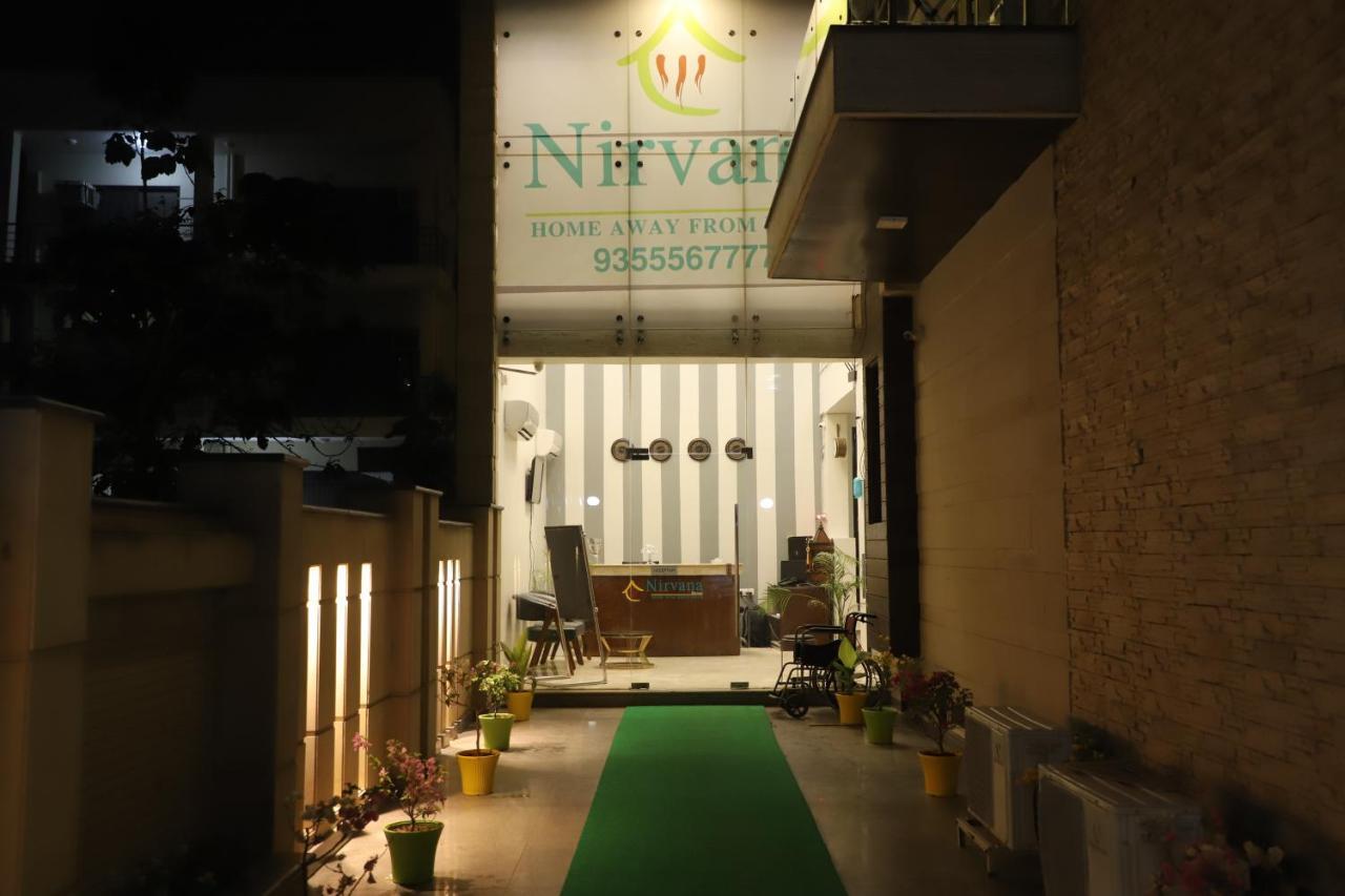 Nirvana Rooms คูร์เคาน์ ภายนอก รูปภาพ